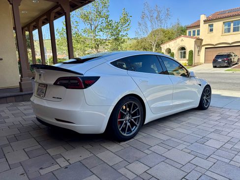 Used 2020 Tesla Model 3 Long Range image 2