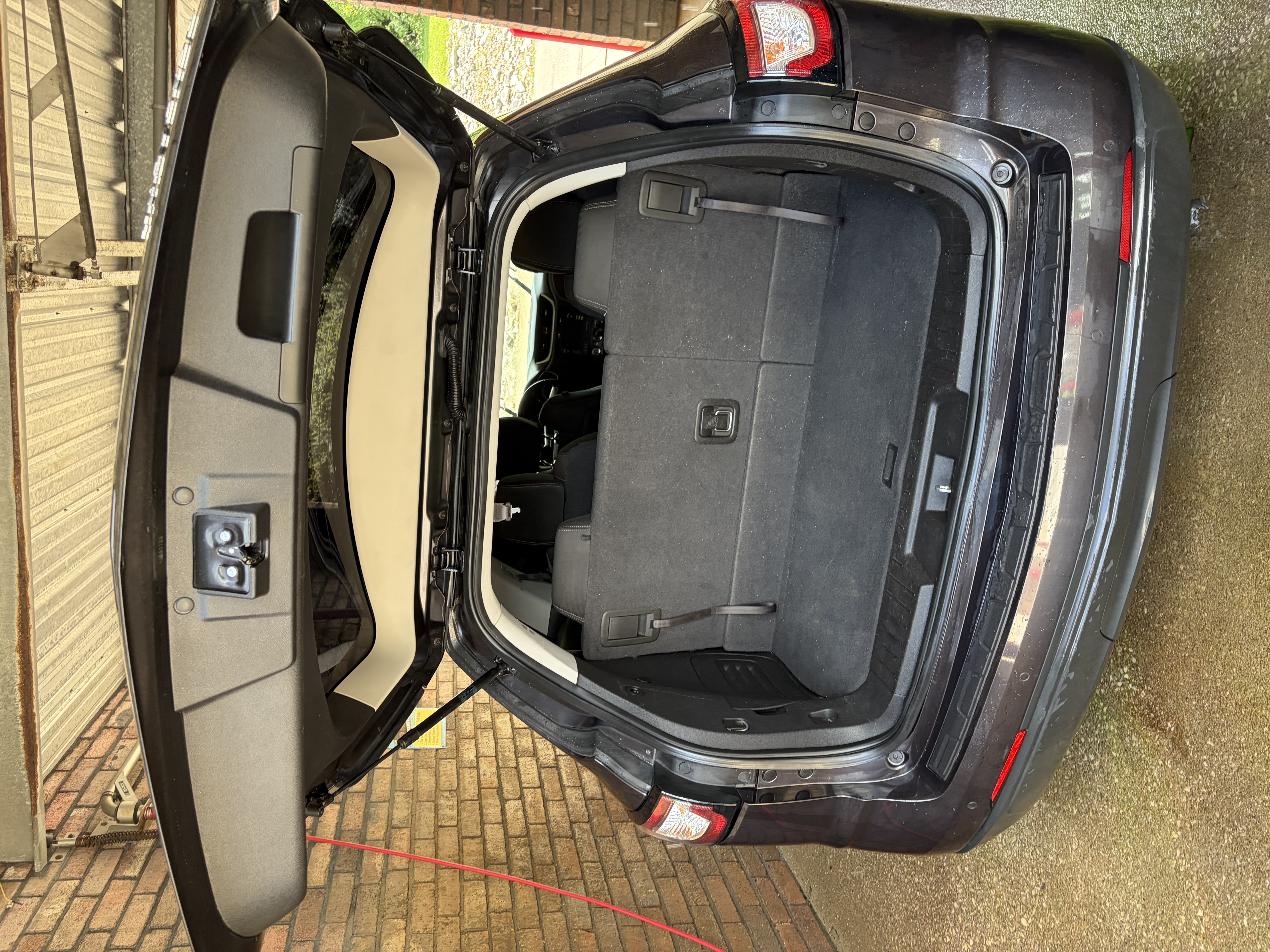 Used 2015 Chevrolet Traverse LT w/ Style and Technology Package FWD image 12