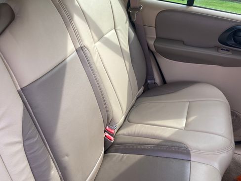 Used 2004 Chevrolet TrailBlazer LT w/ LT Preferred Equipment Group image 26