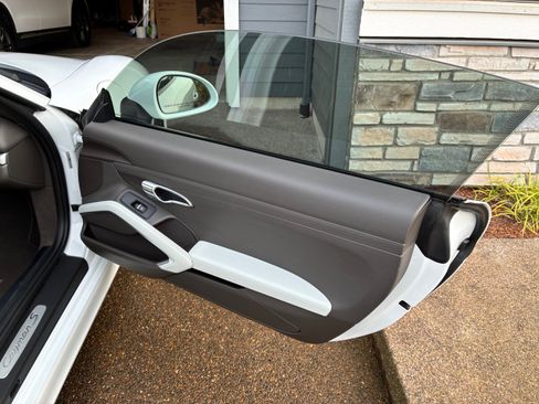 Used 2015 Porsche Cayman S image 24