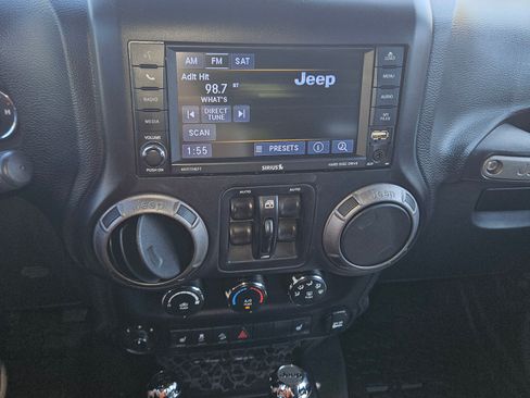Used 2018 Jeep Wrangler Unlimited Sport S image 14