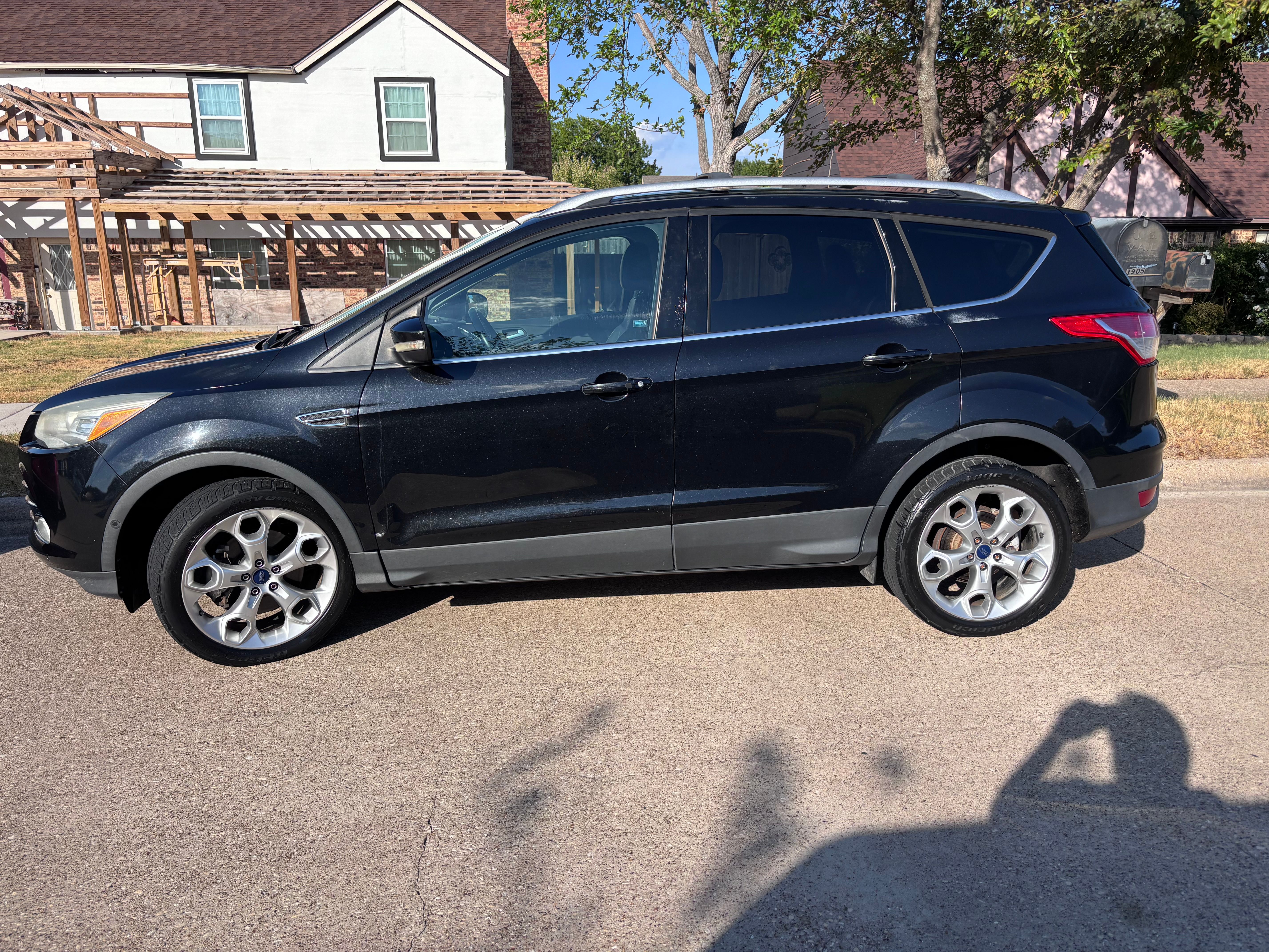 Used 2013 Ford Escape Titanium w/ Parking Technology Pkg AWD/4WD image 1