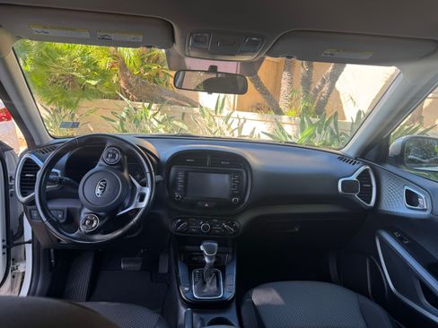 Used 2020 Kia Soul X-Line FWD image 11