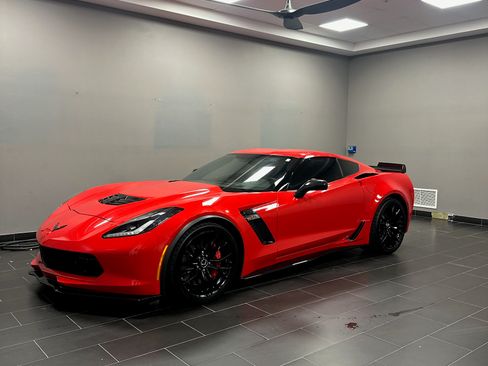 Used 2015 Chevrolet Corvette Z06 image 1