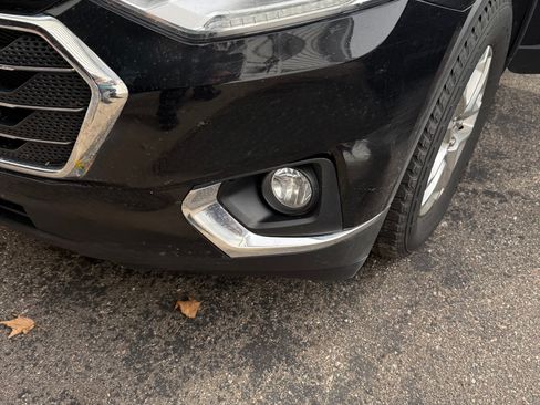 Used 2020 Chevrolet Traverse LT image 2