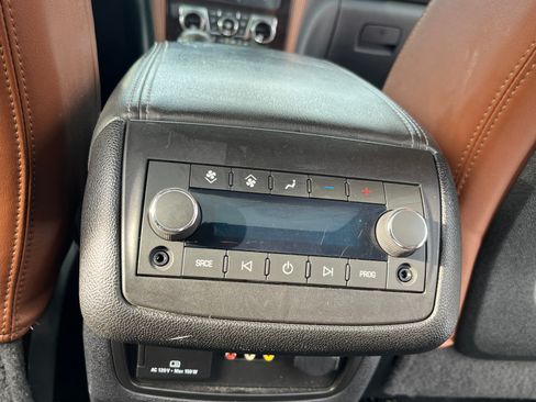 Used 2016 Chevrolet Traverse LT image 14