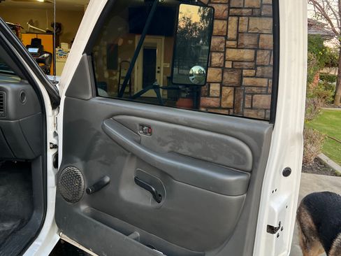 Used 2005 GMC Sierra 3500 W/T w/ Heavy-Duty Power Package image 16