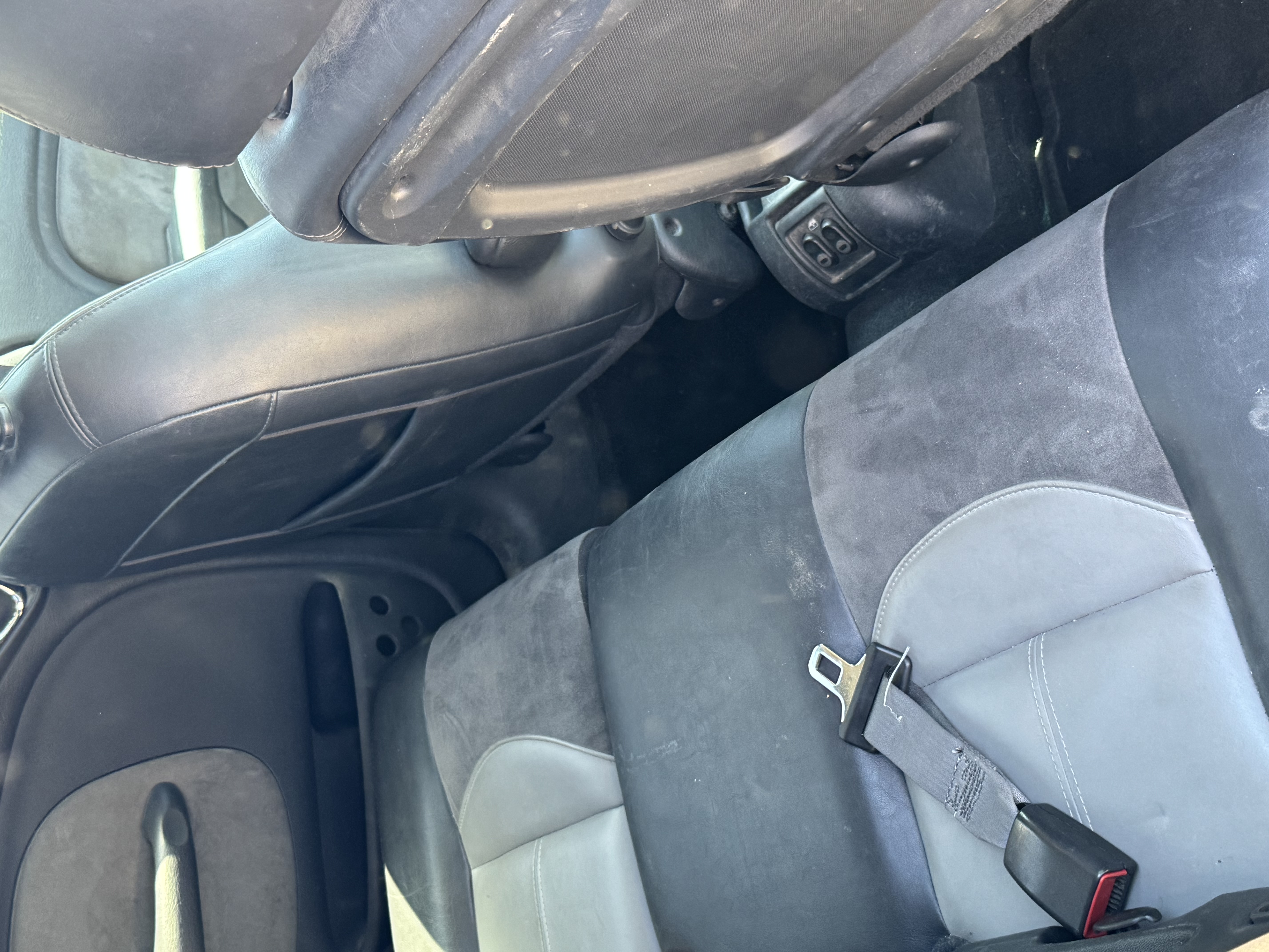 Used 2004 Chrysler PT Cruiser Limited FWD image 12