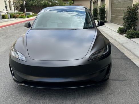 Used 2024 Tesla Model 3 Performance image 9