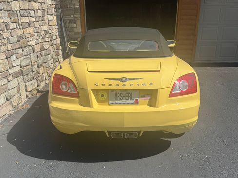 Used 2005 Chrysler Crossfire Limited image 4