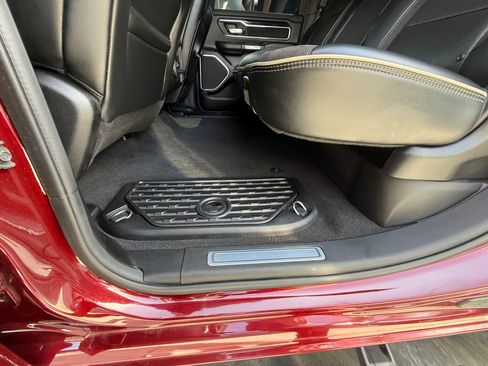 Used 2019 RAM 1500 Laramie image 14