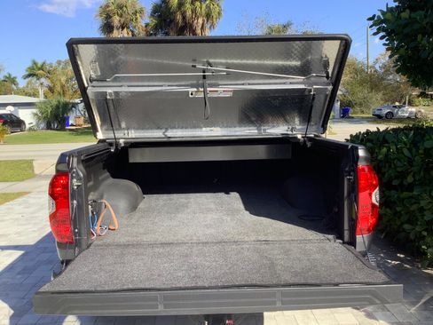 Used 2019 Toyota Tundra SR5 image 6