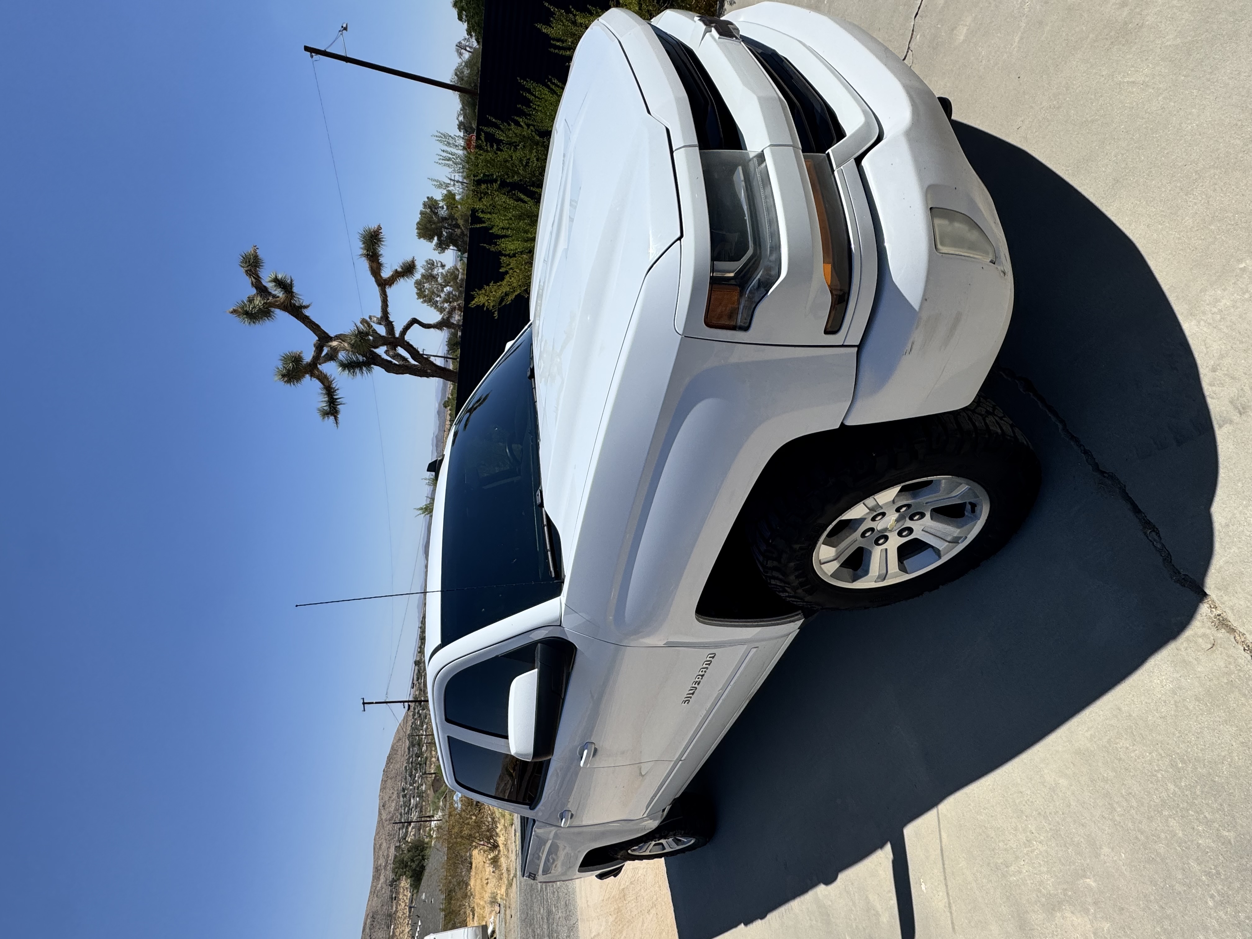 Used 2018 Chevrolet Silverado 1500 LT w/ All Star Edition AWD/4WD image 2