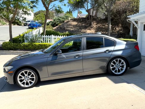 Used 2013 BMW 320i Sedan RWD image 10