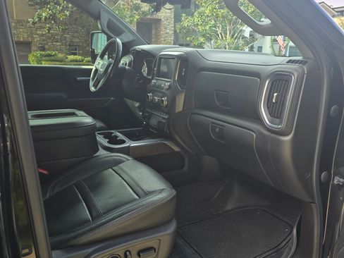 Used 2021 GMC Sierra 2500 Denali w/ Denali Black Diamond Edition image 12