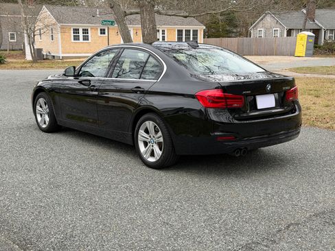 Used 2017 BMW 330i xDrive Sedan AWD/4WD image 9