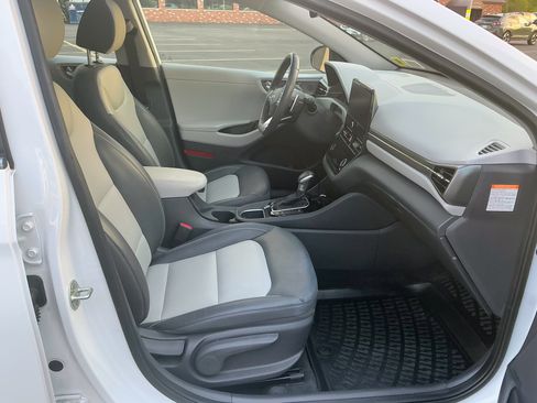Used 2020 Hyundai Ioniq Limited FWD image 14