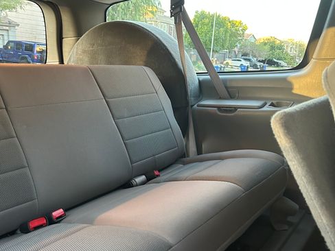 Used 2005 Ford Excursion XLT AWD/4WD image 18