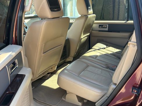 Used 2012 Ford Expedition XLT image 12