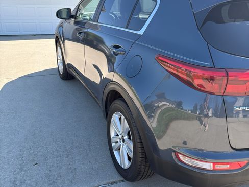 Used 2017 Kia Sportage LX image 11