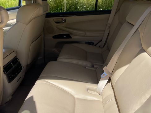 Used 2014 Lexus LX 570 4WD image 22