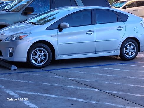Used 2011 Toyota Prius Two image 6