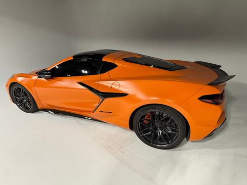 Used 2023 Chevrolet Corvette Z06 RWD image 4