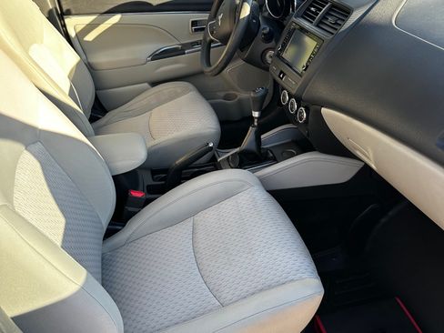 Used 2018 Mitsubishi Outlander Sport ES FWD image 9