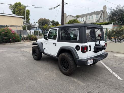 Used 2025 Jeep Wrangler Sport AWD/4WD image 6