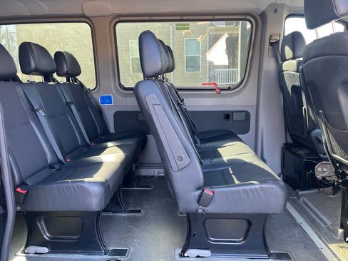 Used 2016 Mercedes-Benz Sprinter 2500 image 6