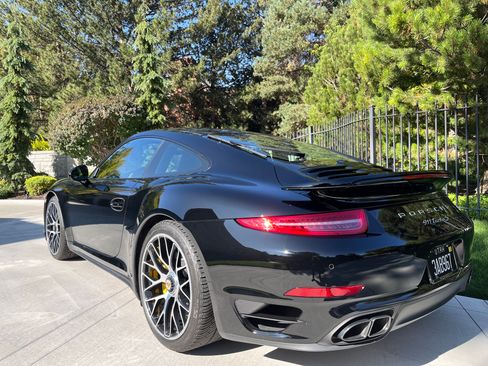 Used 2014 Porsche 911 Turbo S image 9