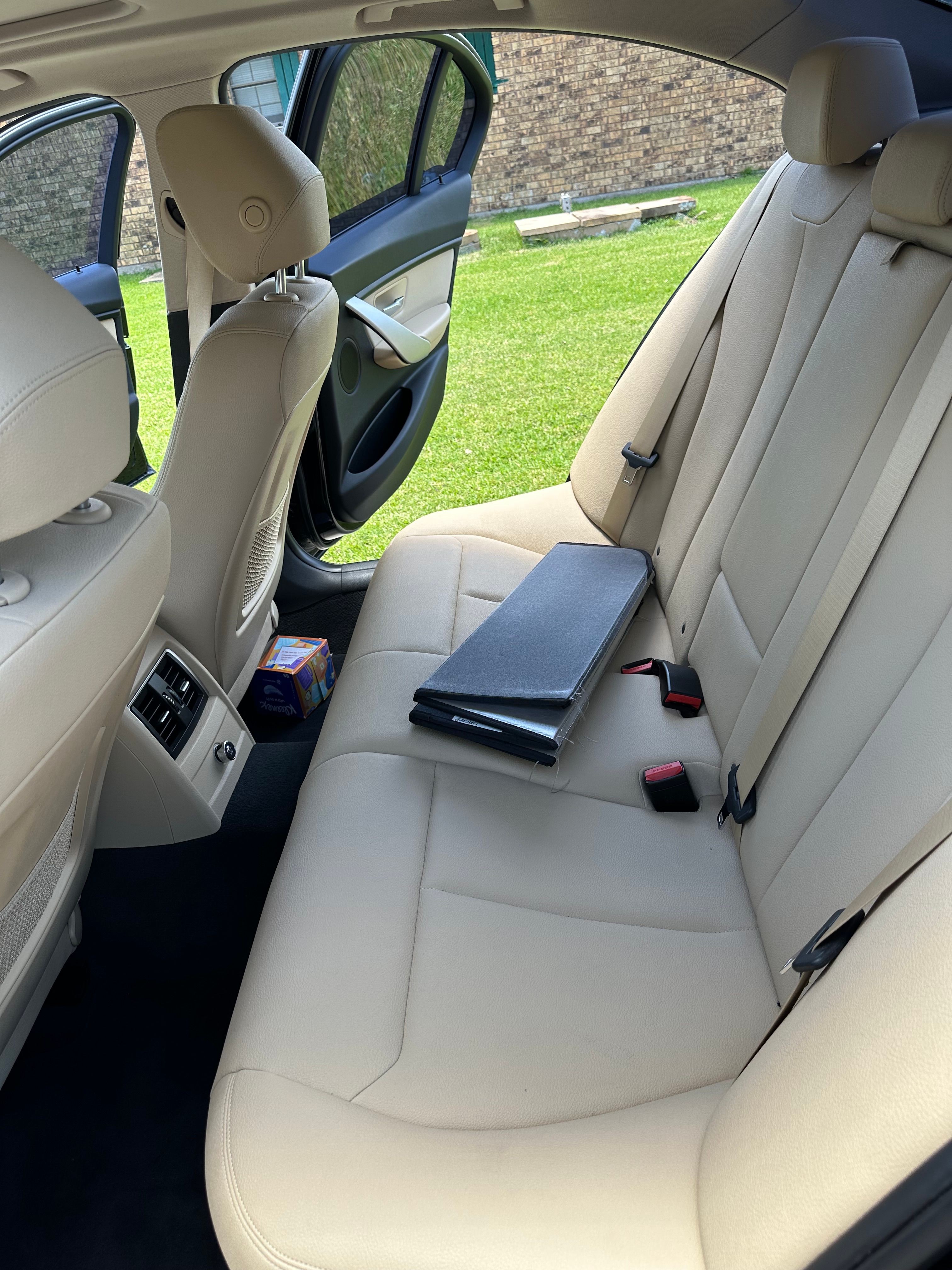 Used 2018 BMW 320i Sedan RWD image 12