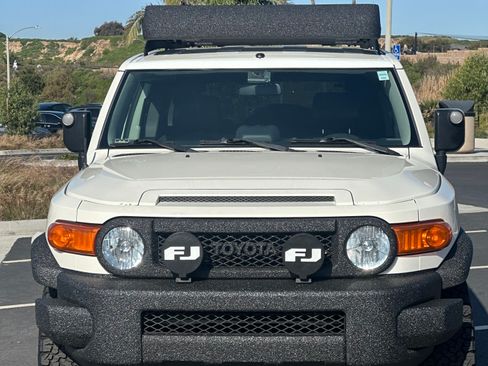 Used 2008 Toyota FJ Cruiser 4WD image 2