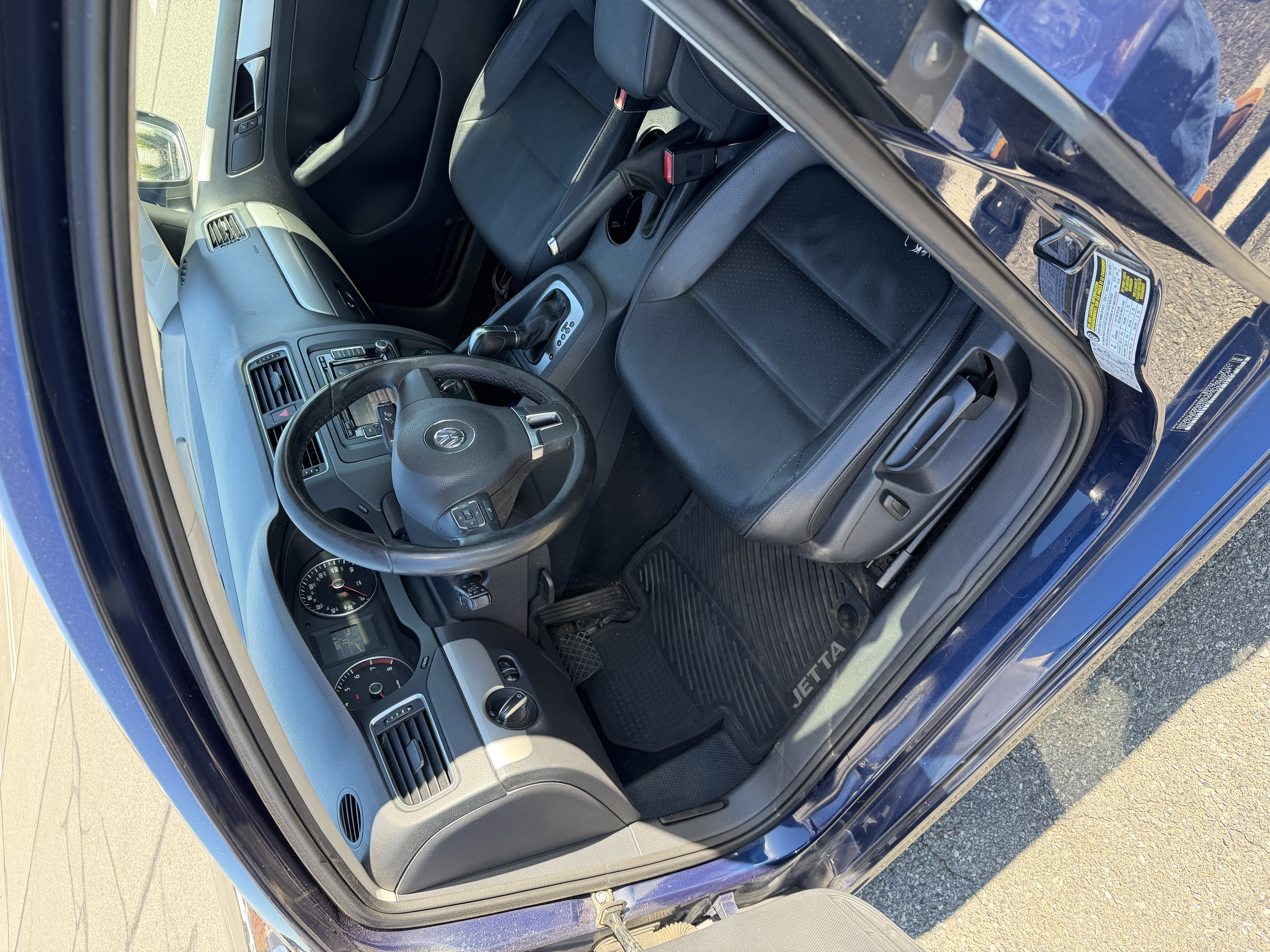 Used 2014 Volkswagen Jetta SE FWD image 12