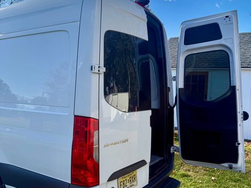 Used 2023 Mercedes-Benz Sprinter 2500 image 8