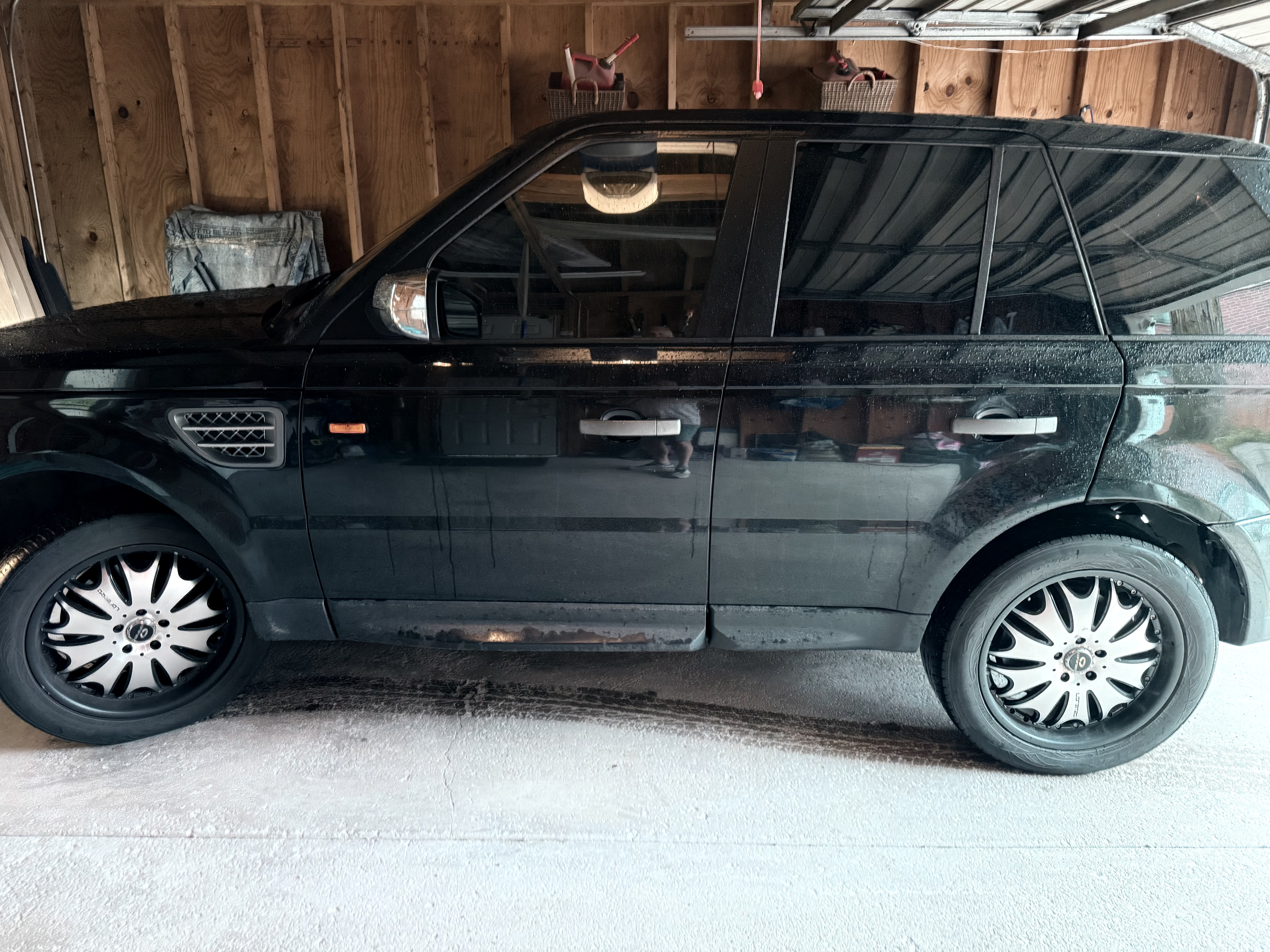 Used 2008 Land Rover Range Rover Sport Supercharged AWD/4WD image 1