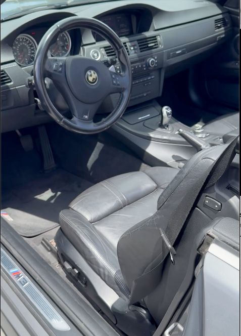 Used 2011 BMW M3 Convertible RWD image 17