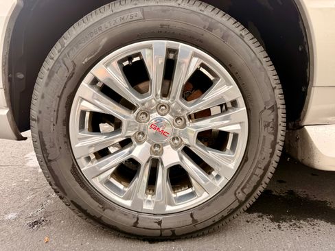 Used 2005 Cadillac Escalade ESV AWD image 10