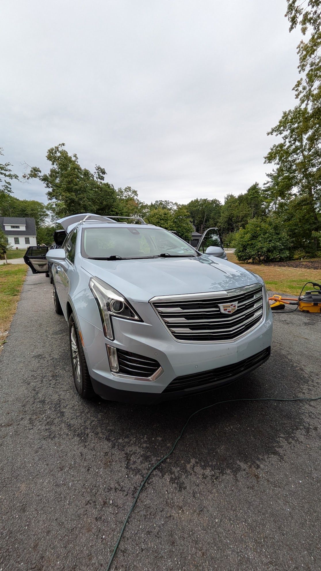 Used 2017 Cadillac XT5 Luxury w/ Driver Awareness Package FWD image 5