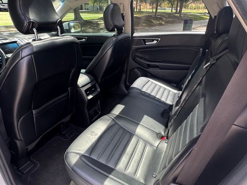 Used 2015 Ford Edge SEL w/ Equipment Group 201A FWD image 9