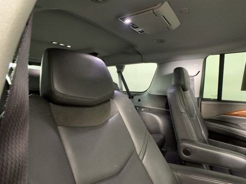 Used 2016 Cadillac Escalade ESV Luxury image 8