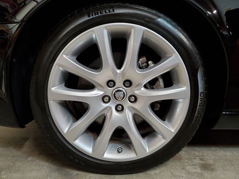 Used 2008 Jaguar XJ8 image 17