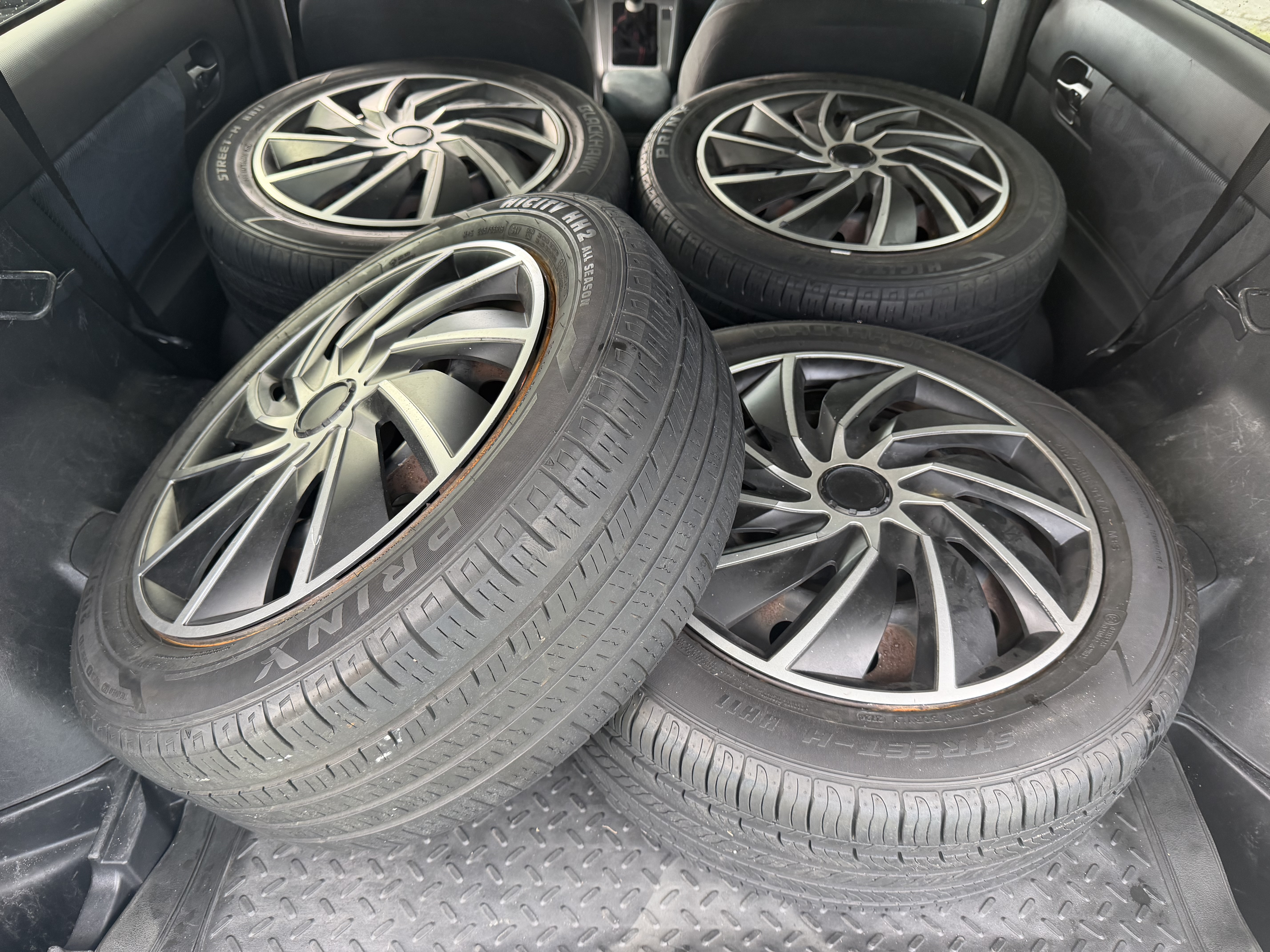 Used 2011 Scion xB FWD image 13