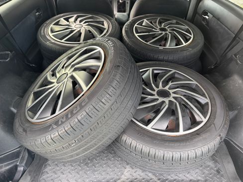 Used 2011 Scion xB FWD image 13
