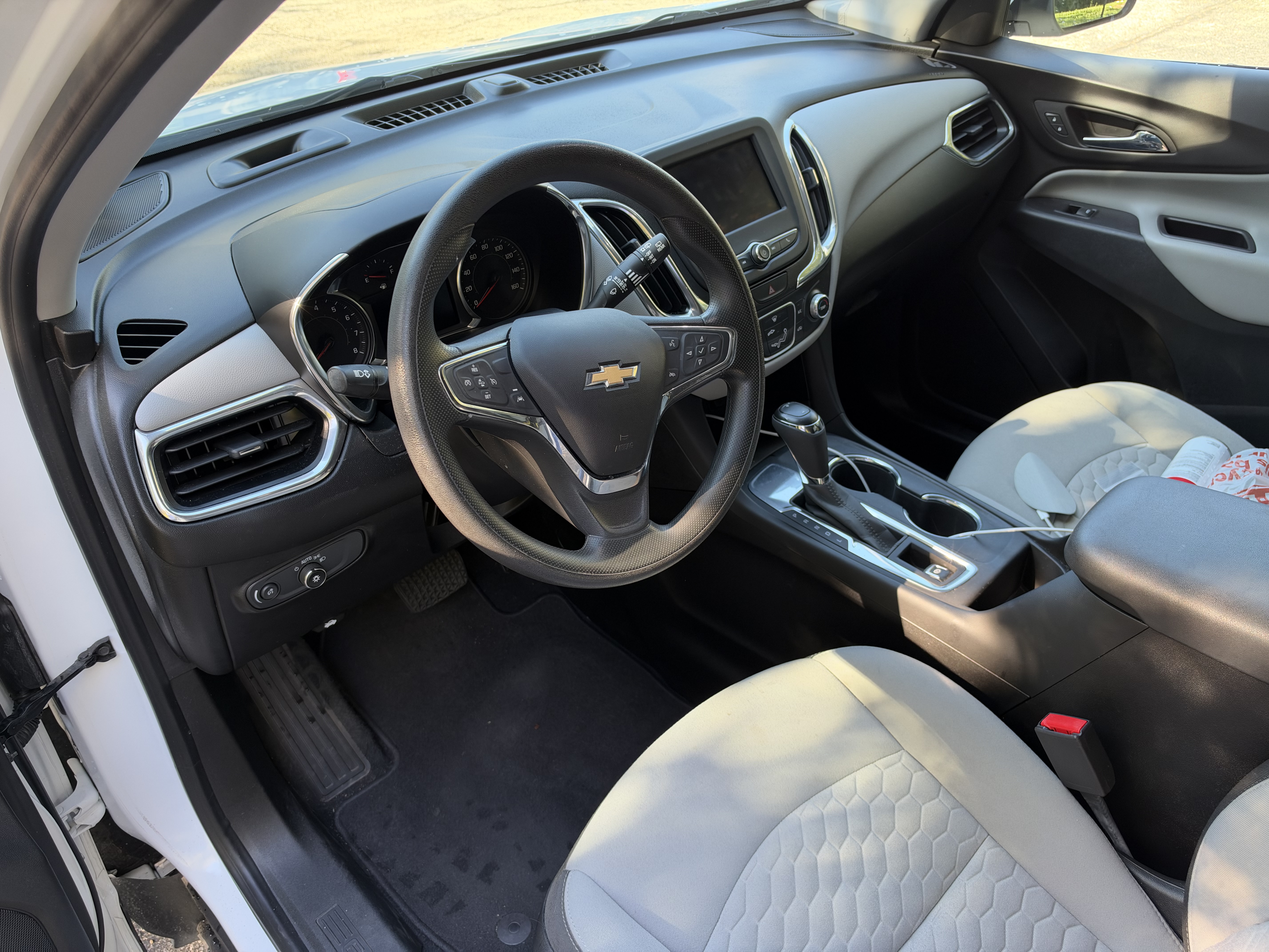Used 2020 Chevrolet Equinox LT FWD image 11