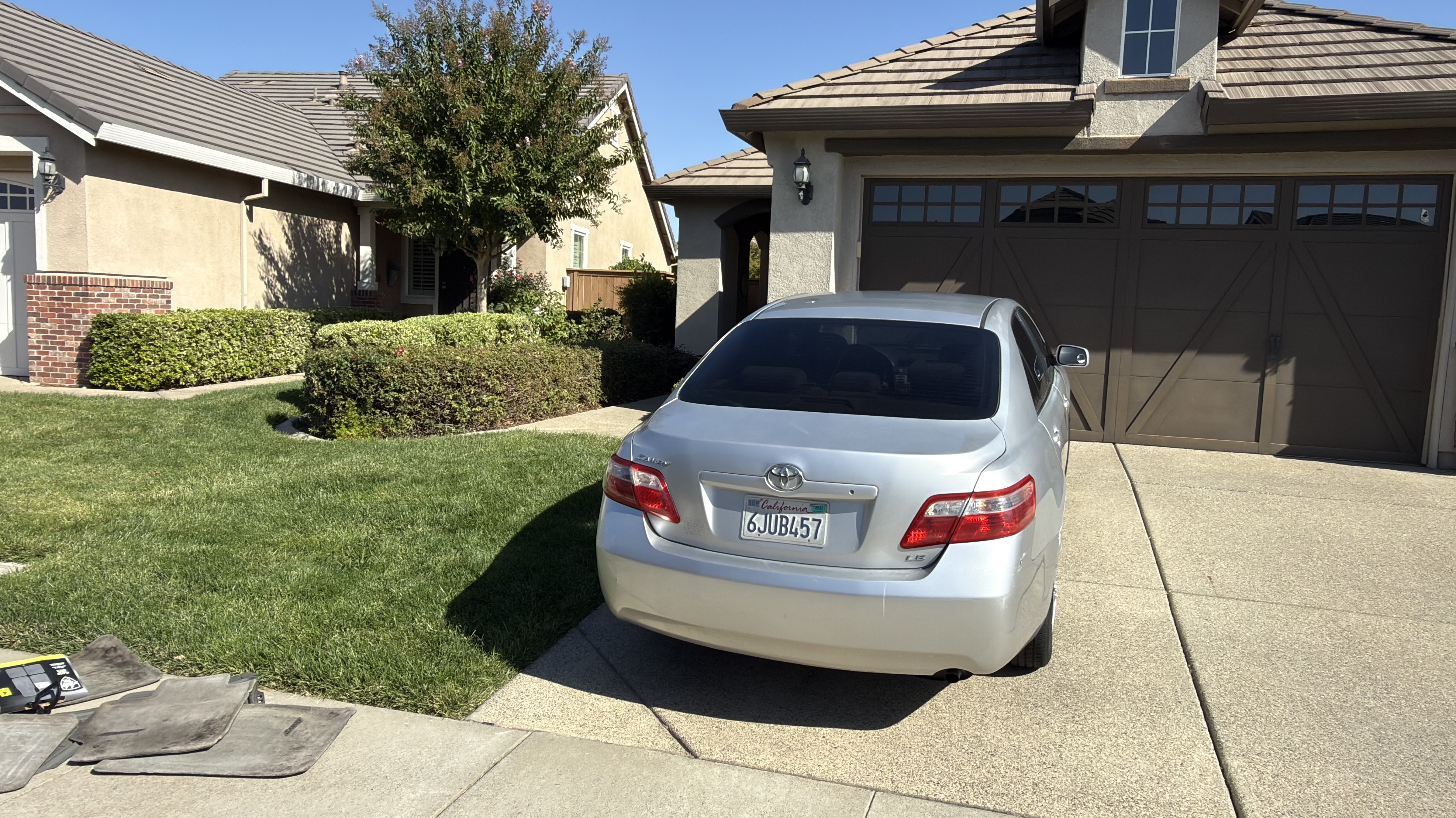 Used 2009 Toyota Camry LE FWD image 2
