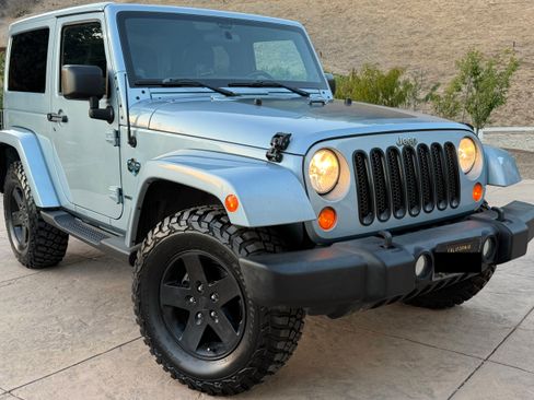Used 2012 Jeep Wrangler Sahara image 6