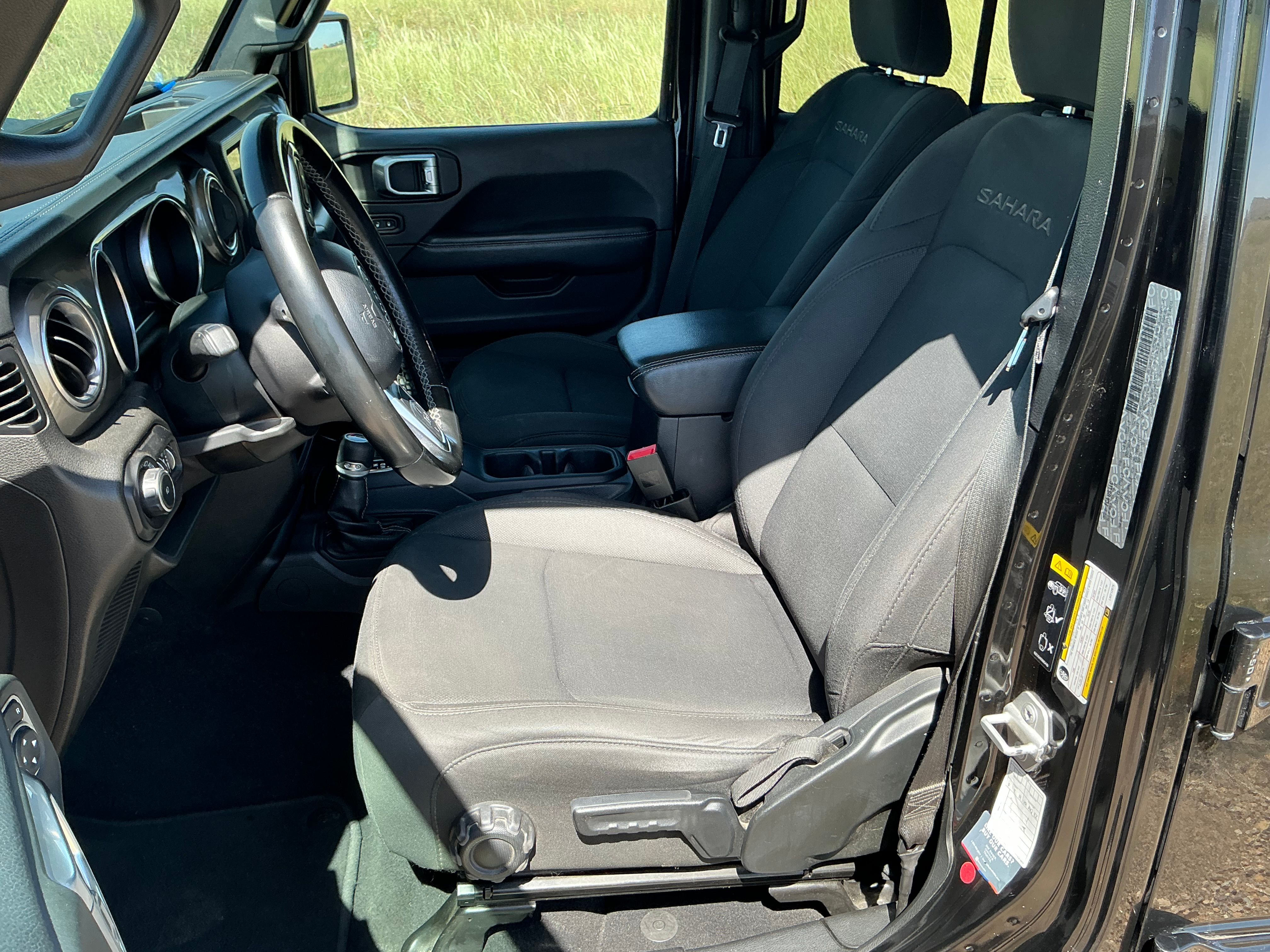 Used 2020 Jeep Wrangler Unlimited Sahara AWD/4WD image 13