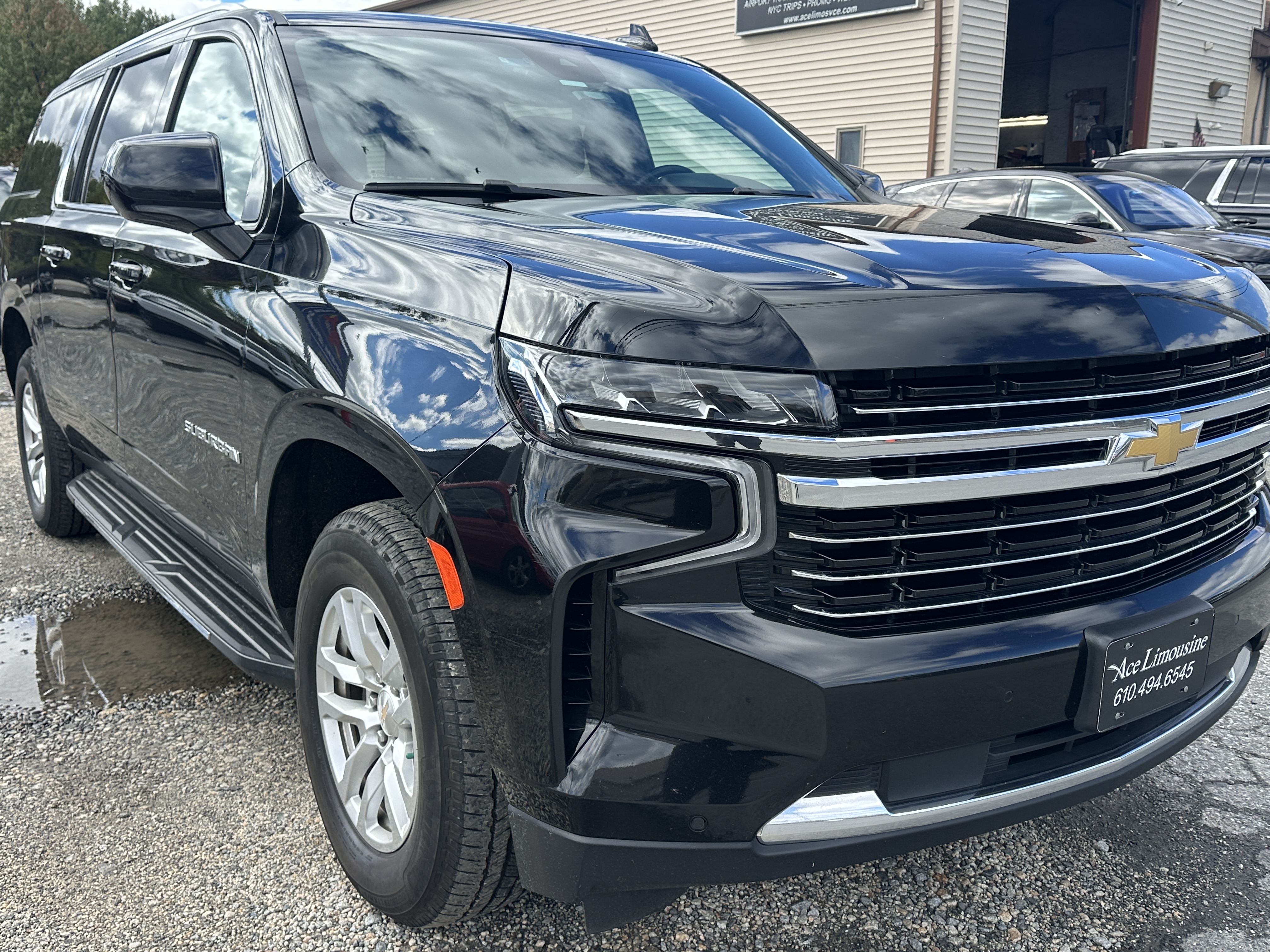 Used 2024 Chevrolet Suburban LT AWD/4WD image 1