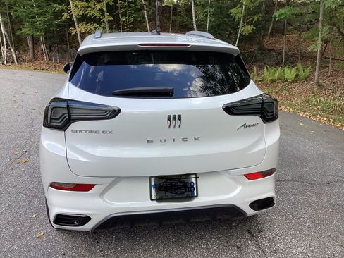 Used 2024 Buick Encore GX Avenir w/ Avenir Convenience Package image 12